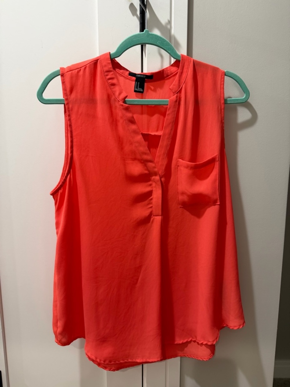 Forever 21 Neon Pink Sleeveless V-Neck Blouse Size Medium